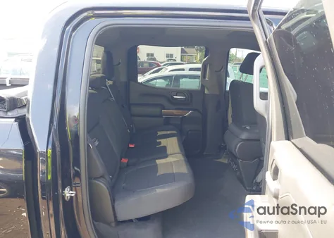 2021 Chevrolet Silverado 1500 4Wd Short Bed Rst/4Wd Standard Bed Rst z USA, uszkodzony, nr VIN 1GCUYEED2MZ387543